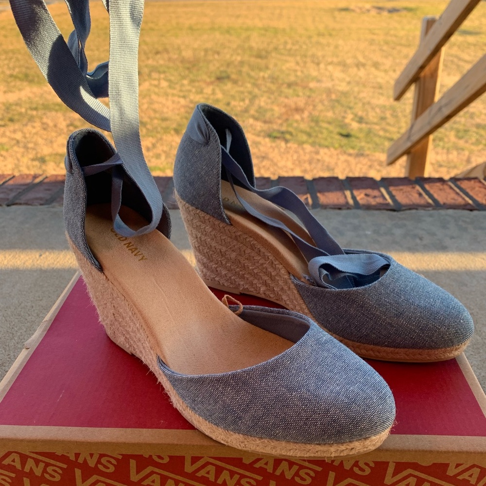 Old Navy lace up wedges